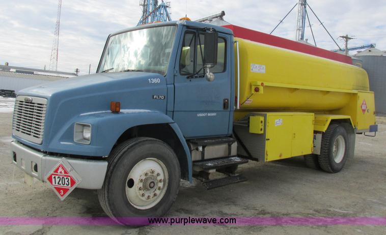 image for item I8814 2000 Freightliner FL70 fuel truck