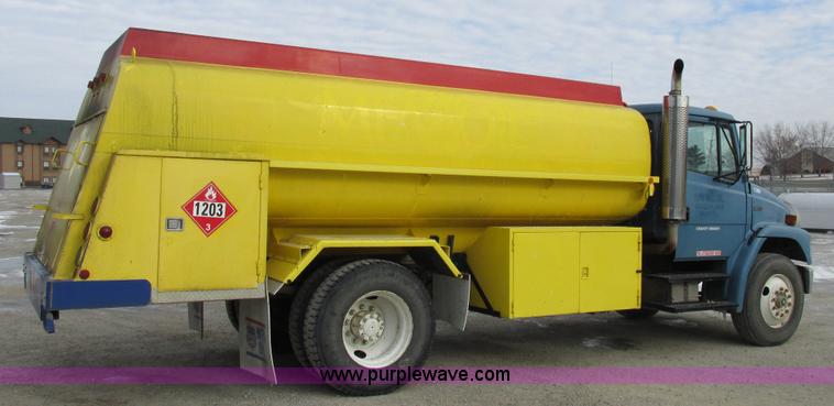 image for item I8814 2000 Freightliner FL70 fuel truck
