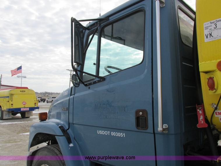 image for item I8814 2000 Freightliner FL70 fuel truck