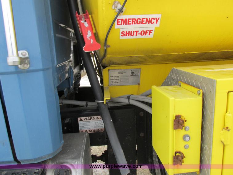 image for item I8814 2000 Freightliner FL70 fuel truck