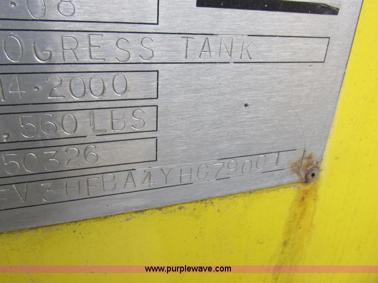 image for item I8814 2000 Freightliner FL70 fuel truck