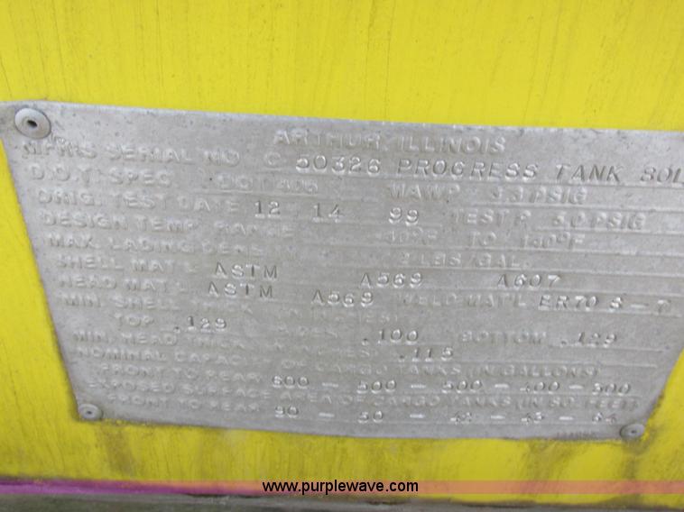 image for item I8814 2000 Freightliner FL70 fuel truck