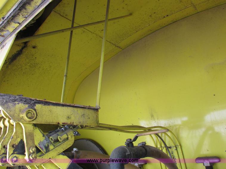 image for item I8814 2000 Freightliner FL70 fuel truck