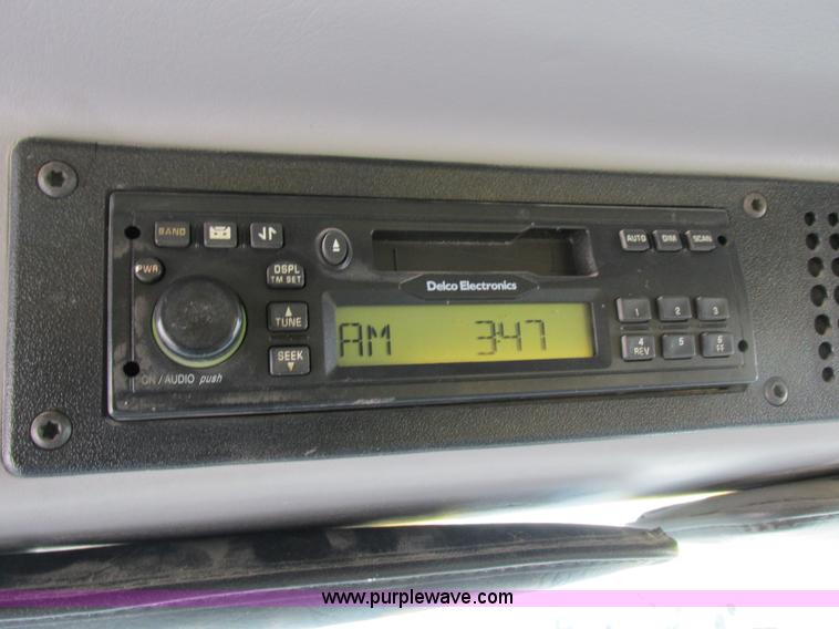 image for item I8814 2000 Freightliner FL70 fuel truck