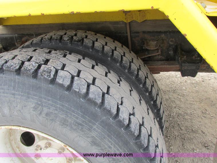 image for item I8814 2000 Freightliner FL70 fuel truck