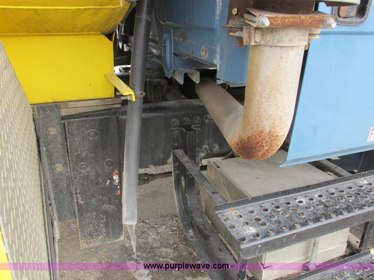 image for item I8814 2000 Freightliner FL70 fuel truck