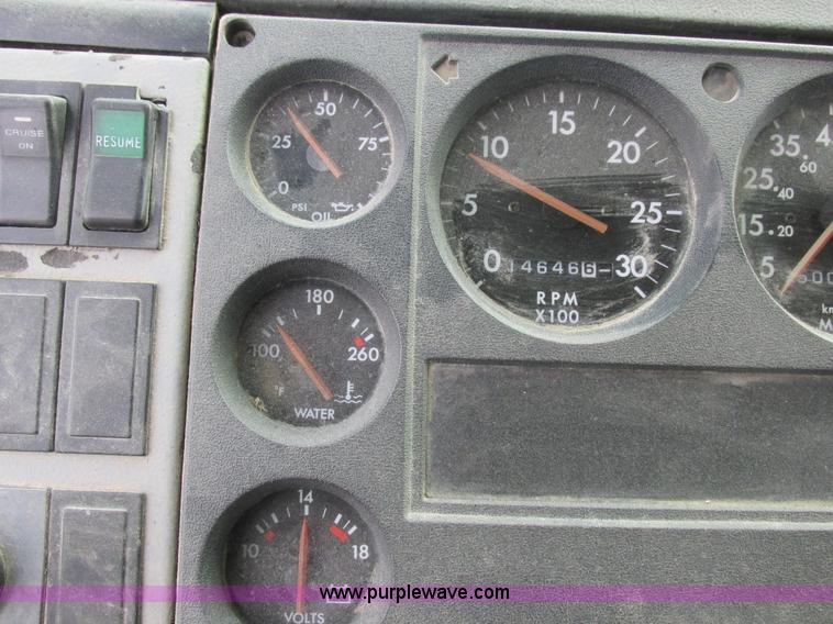 image for item I8814 2000 Freightliner FL70 fuel truck