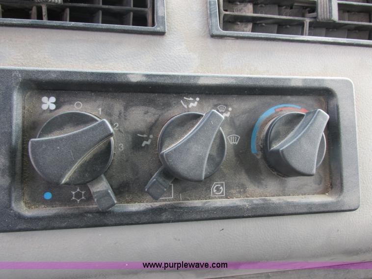 image for item I8814 2000 Freightliner FL70 fuel truck