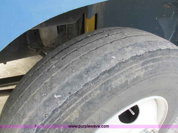 image for item I8814 2000 Freightliner FL70 fuel truck