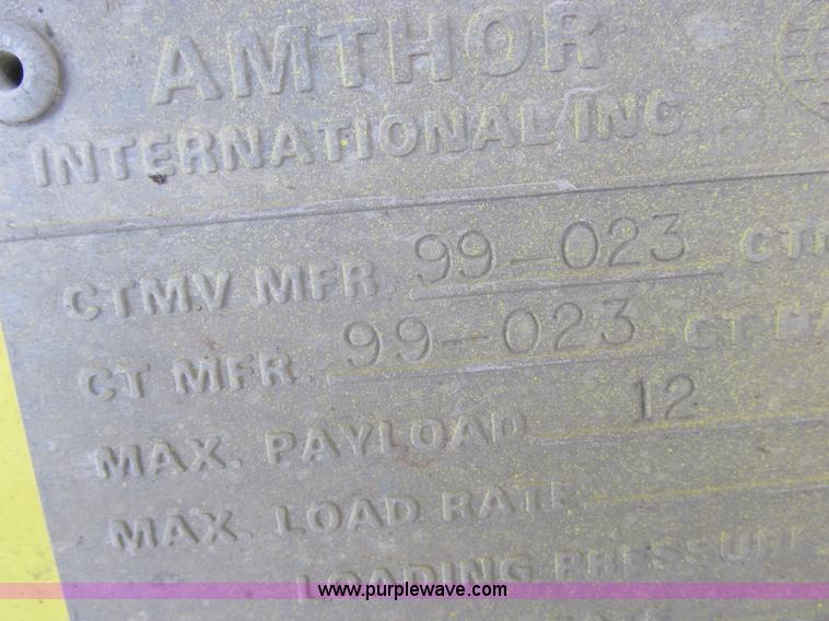 image for item I8814 2000 Freightliner FL70 fuel truck