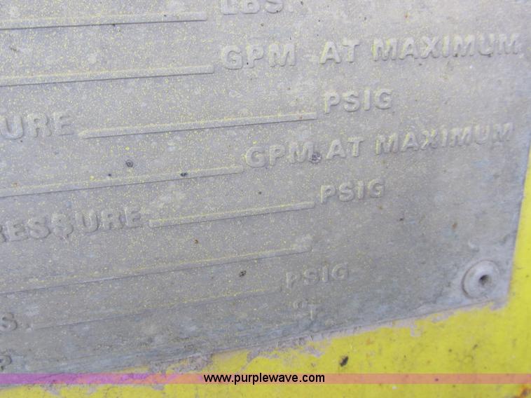 image for item I8814 2000 Freightliner FL70 fuel truck