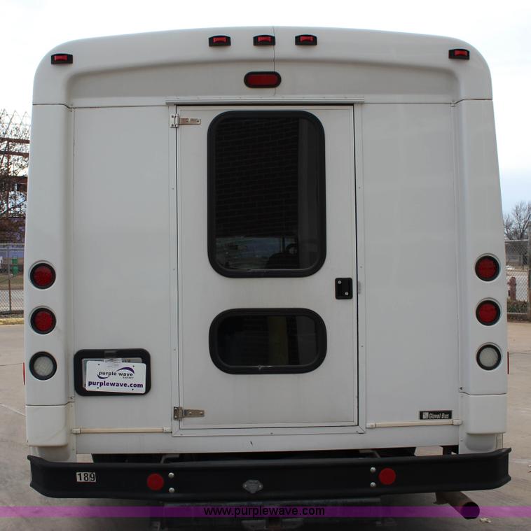 image for item J2313 2007 Ford E450 bus