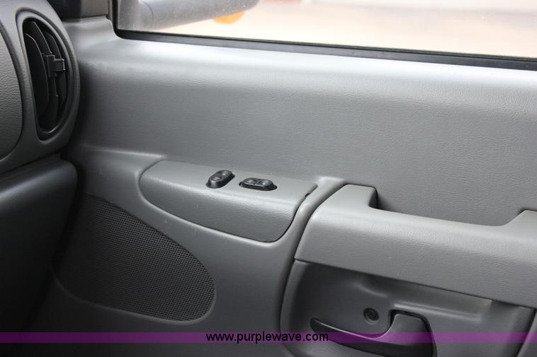 image for item J2313 2007 Ford E450 bus