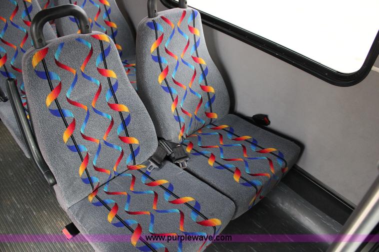 image for item J2313 2007 Ford E450 bus