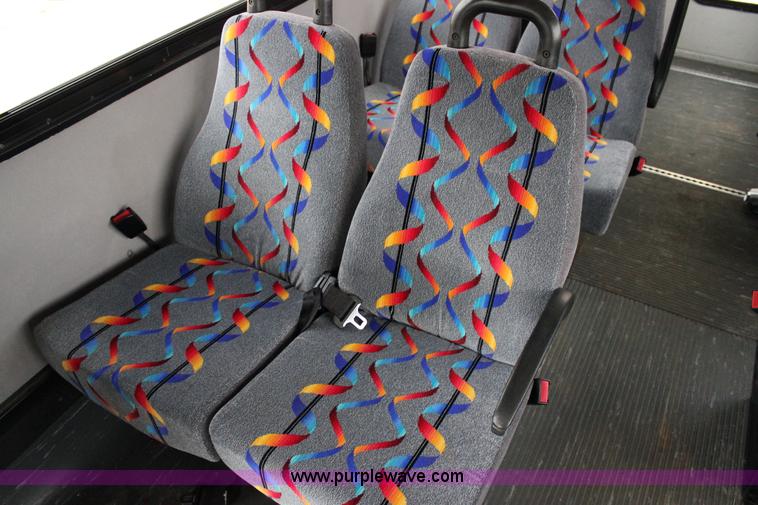 image for item J2313 2007 Ford E450 bus