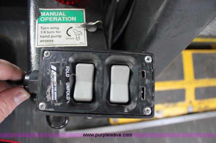 image for item J2313 2007 Ford E450 bus