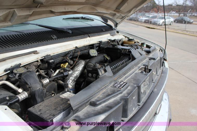 image for item J2313 2007 Ford E450 bus
