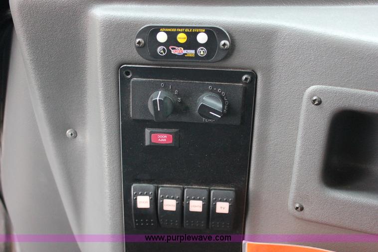 image for item J2314 2007 Ford E450 bus