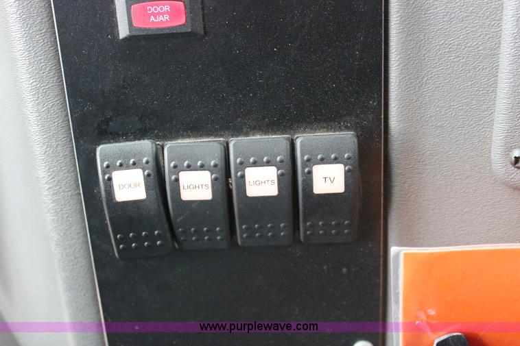 image for item J2314 2007 Ford E450 bus