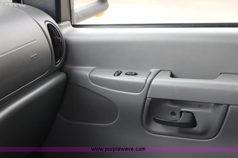 image for item J2314 2007 Ford E450 bus