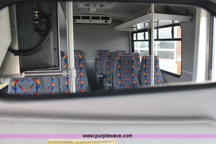 image for item J2314 2007 Ford E450 bus