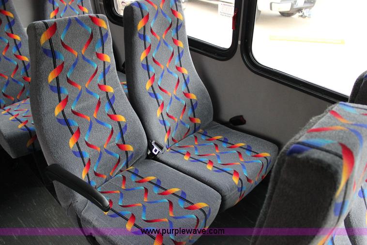 image for item J2314 2007 Ford E450 bus