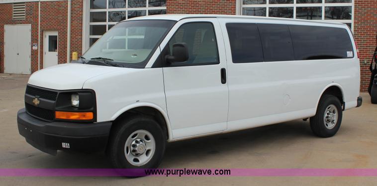 image for item J2315 2010 Chevrolet Express 3500 LS Extended van
