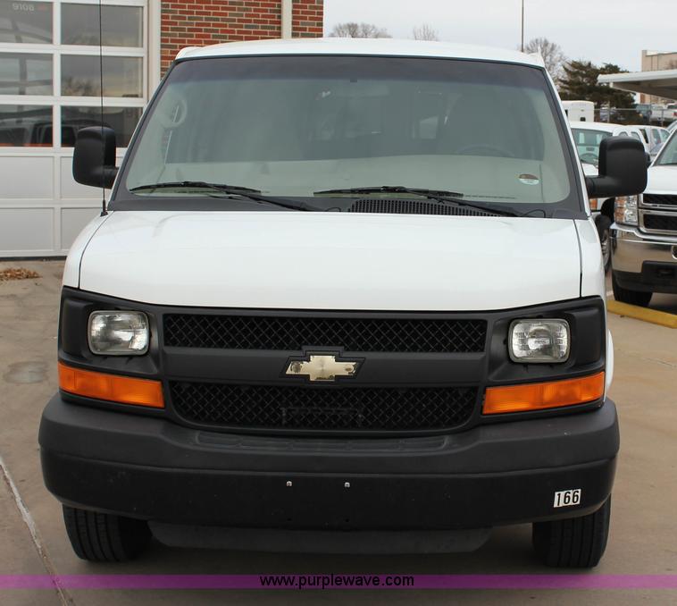 image for item J2315 2010 Chevrolet Express 3500 LS Extended van