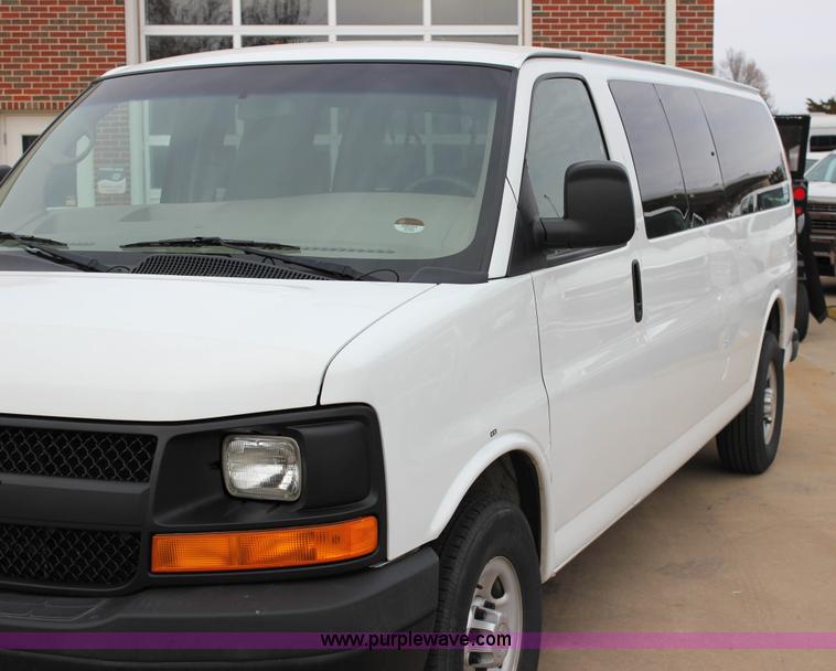 image for item J2315 2010 Chevrolet Express 3500 LS Extended van