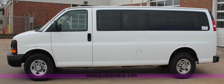 image for item J2315 2010 Chevrolet Express 3500 LS Extended van