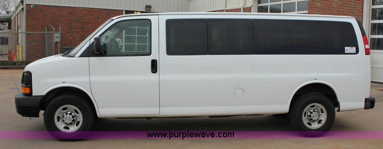 image for item J2315 2010 Chevrolet Express 3500 LS Extended van