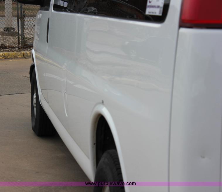 image for item J2315 2010 Chevrolet Express 3500 LS Extended van