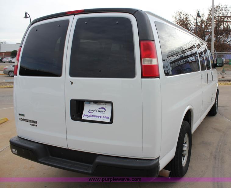 image for item J2315 2010 Chevrolet Express 3500 LS Extended van