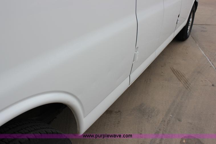 image for item J2315 2010 Chevrolet Express 3500 LS Extended van