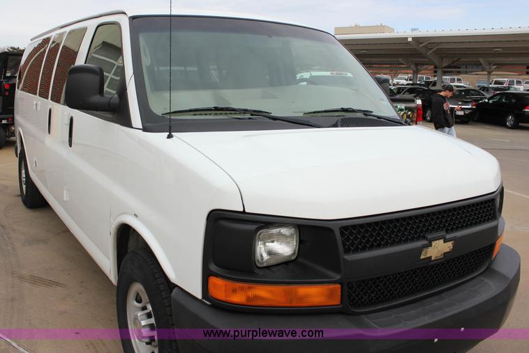 image for item J2315 2010 Chevrolet Express 3500 LS Extended van