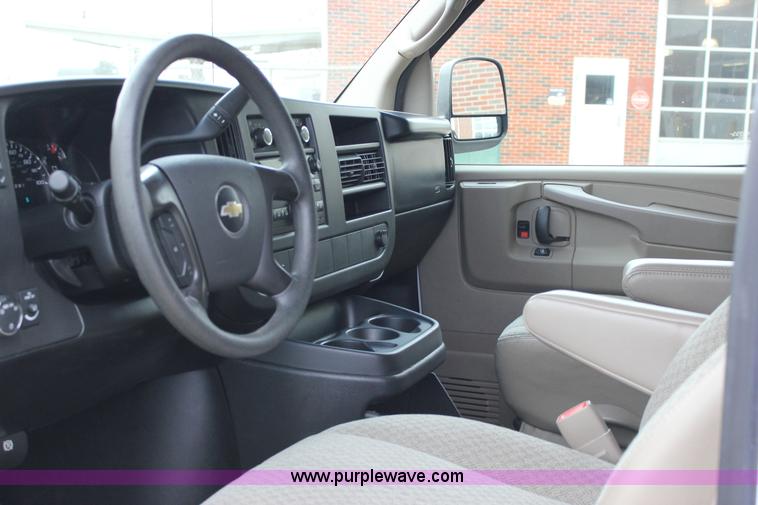 image for item J2315 2010 Chevrolet Express 3500 LS Extended van