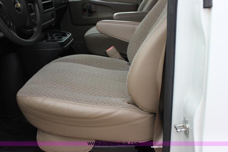 image for item J2315 2010 Chevrolet Express 3500 LS Extended van