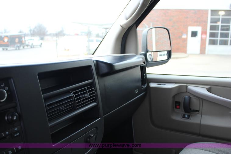 image for item J2315 2010 Chevrolet Express 3500 LS Extended van