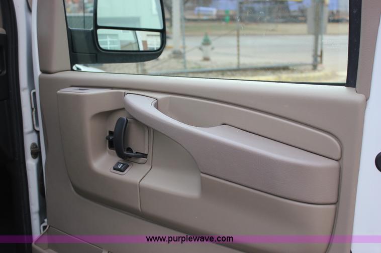 image for item J2315 2010 Chevrolet Express 3500 LS Extended van