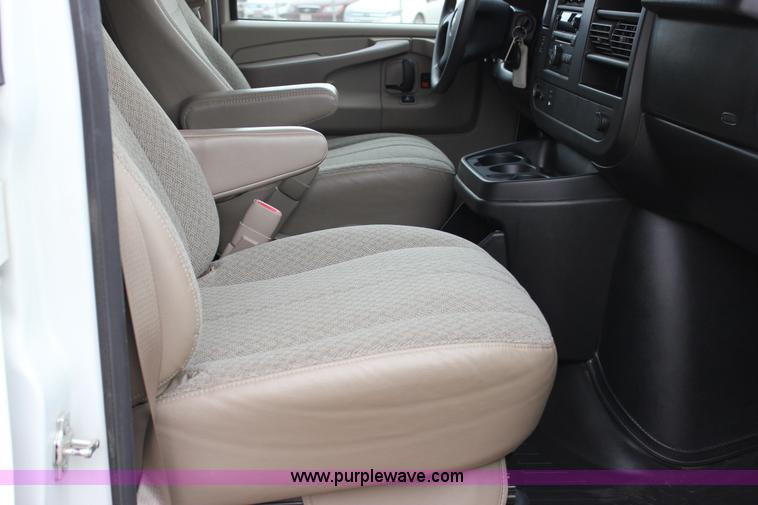 image for item J2315 2010 Chevrolet Express 3500 LS Extended van