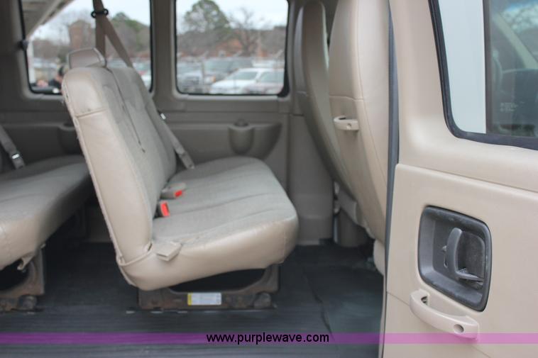 image for item J2315 2010 Chevrolet Express 3500 LS Extended van