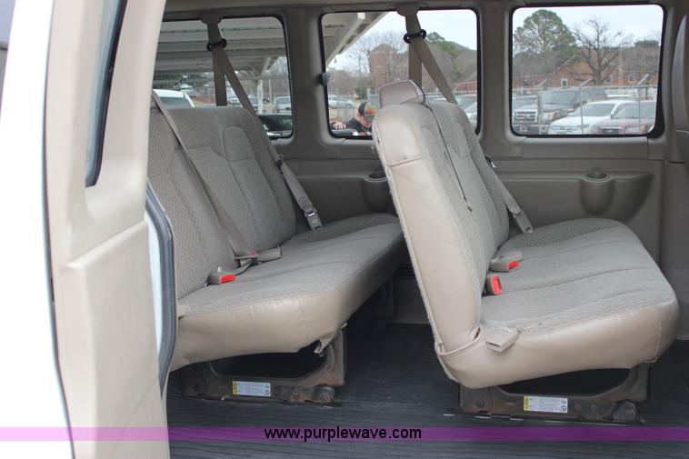 image for item J2315 2010 Chevrolet Express 3500 LS Extended van