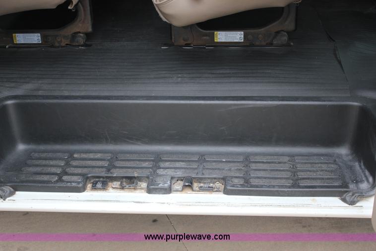 image for item J2315 2010 Chevrolet Express 3500 LS Extended van