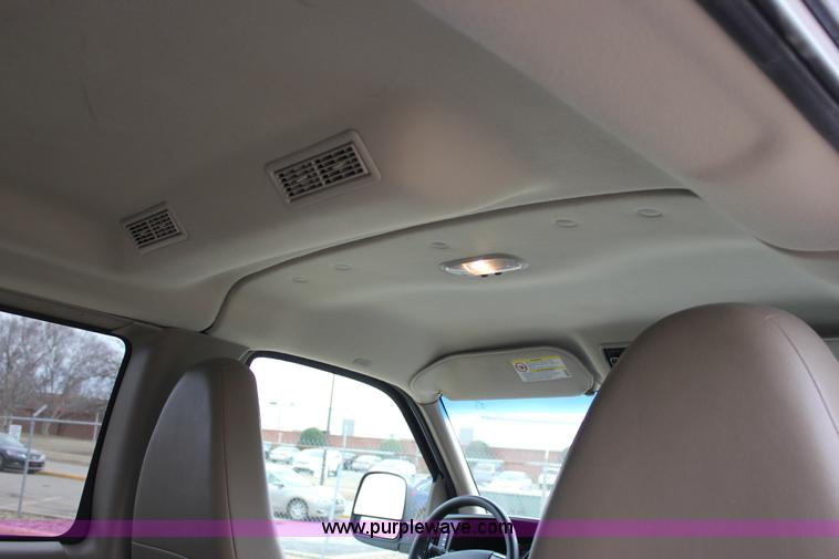 image for item J2315 2010 Chevrolet Express 3500 LS Extended van