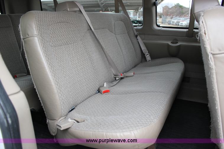 image for item J2315 2010 Chevrolet Express 3500 LS Extended van