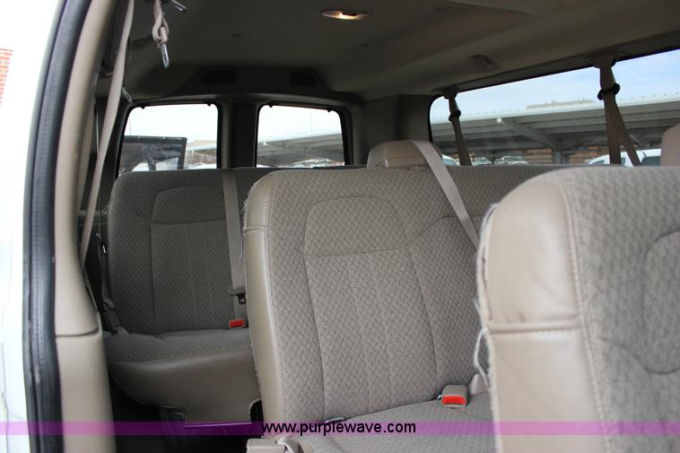 image for item J2315 2010 Chevrolet Express 3500 LS Extended van