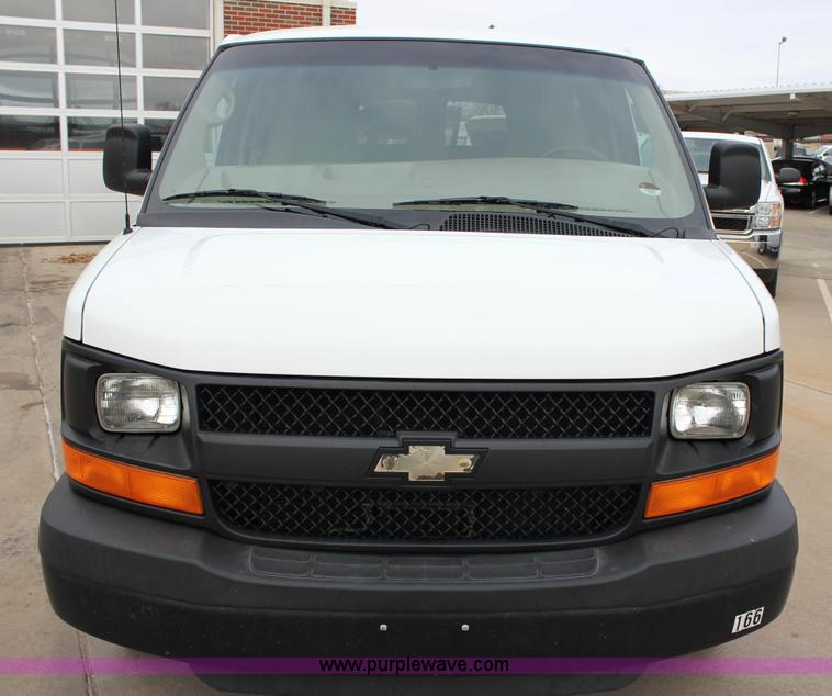 image for item J2315 2010 Chevrolet Express 3500 LS Extended van