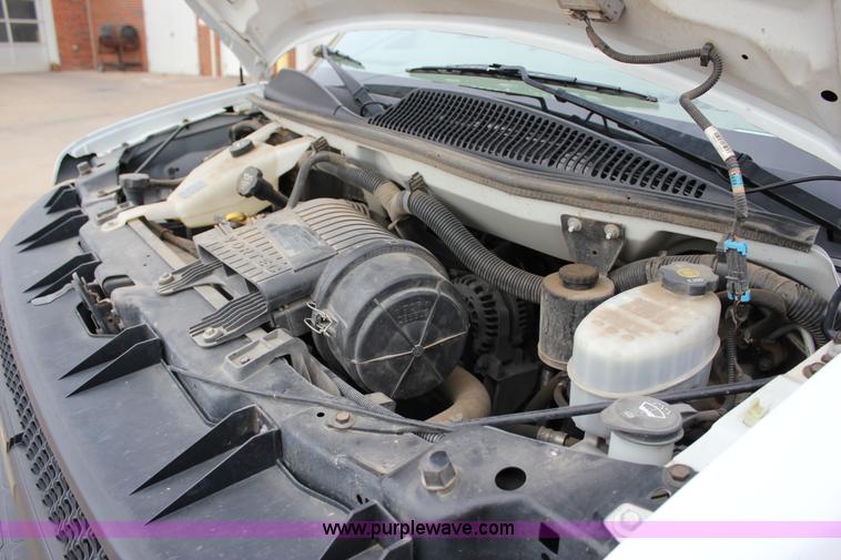 image for item J2315 2010 Chevrolet Express 3500 LS Extended van