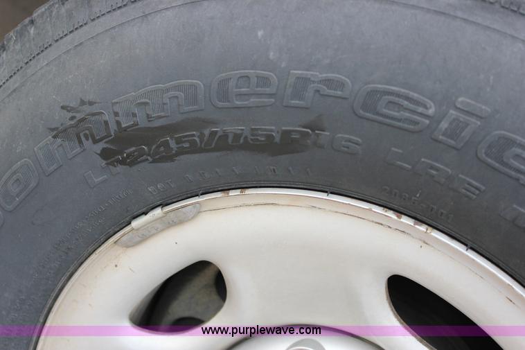 image for item J2315 2010 Chevrolet Express 3500 LS Extended van