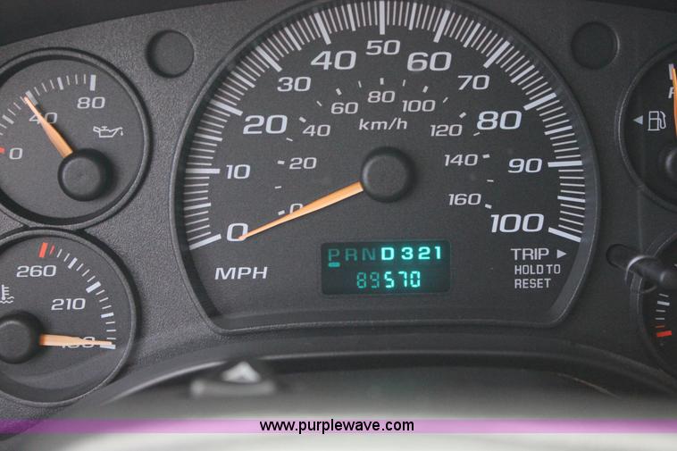 image for item J2316 2007 Chevrolet Express 3500 van